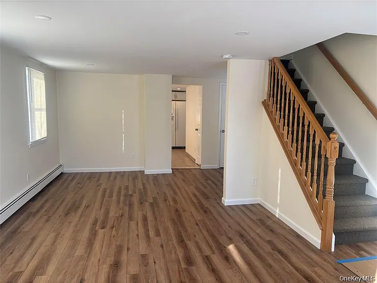 215 E Lakewood St — Photo 2