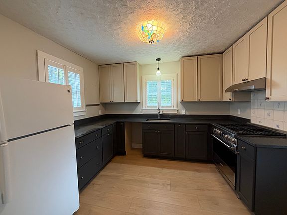 2nd image of 51 Cottage Ave