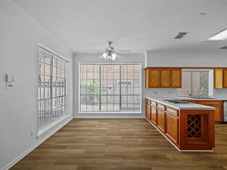 5803 Ancient Oaks Dr — Photo 12