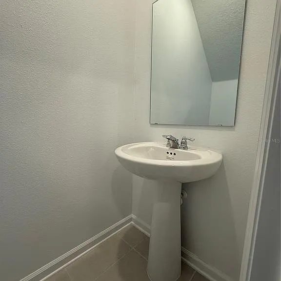 2528 Absolute Ave — Photo 17