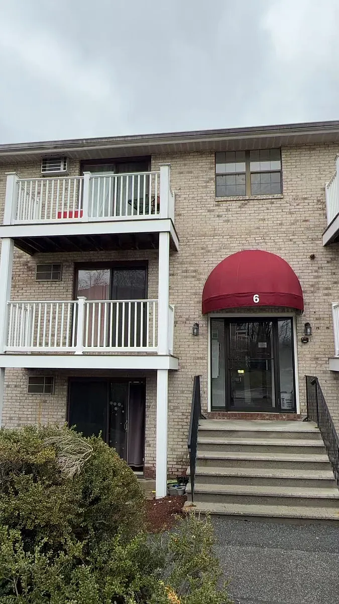 Building Photo - 6 Kenmar Dr #1