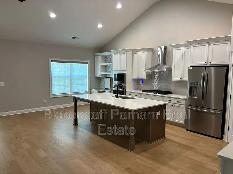4 bed, 3.0 bath, 2308 sqft, $2,795 — Photo 2