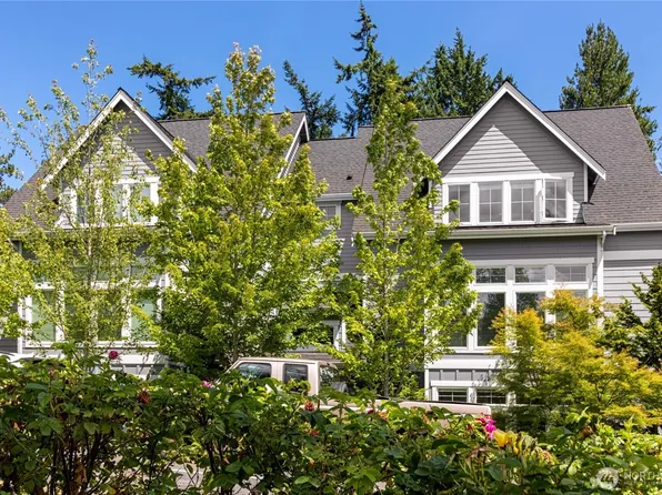 328 Ericksen Avenue NE #R2, Bainbridge Island, WA 98110