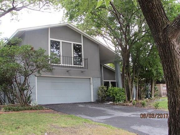 2nd image of 1724 Carol Stream Dr