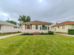 595 Dickerson Rd, Willowick, OH 44095