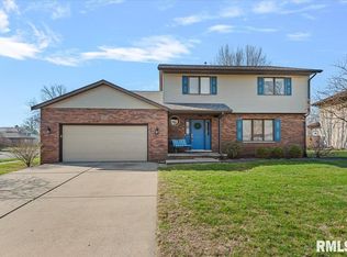 2900 Mill Point Ct, Springfield, IL 62704