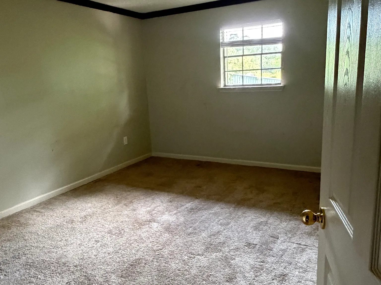 2 bed, 1.5 bath, 1250 sqft, $1,050 — Photo 2