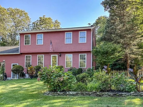 2 Country View Dr, West Greenwich, RI 02816