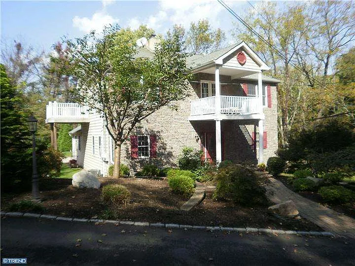 987 Old Dolington Rd photo 1