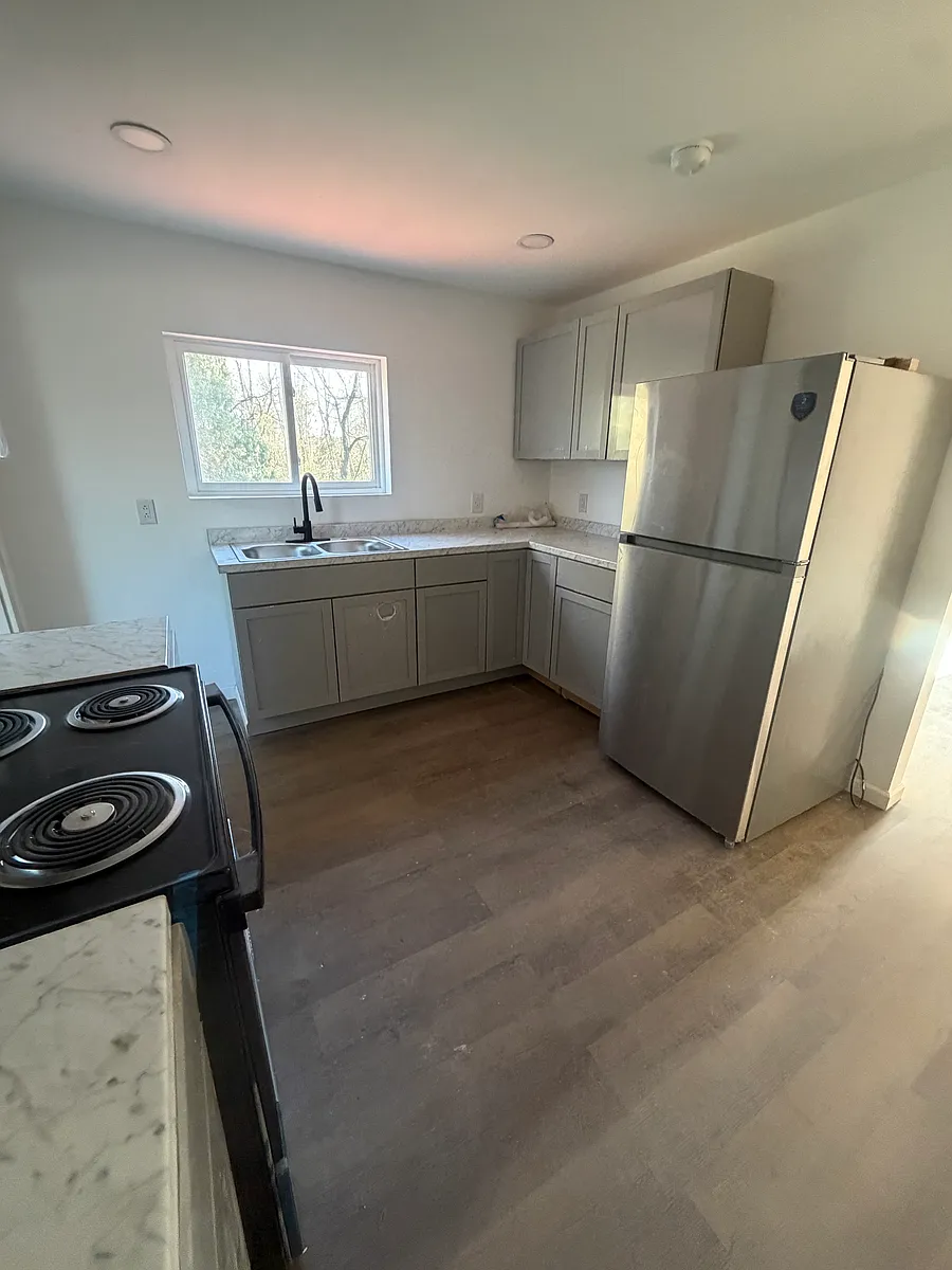 Building Photo - 507 W Seneca St #2