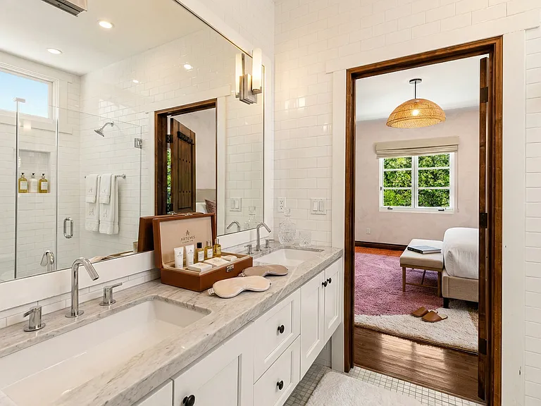 4363 Irvine Ave — Photo 23