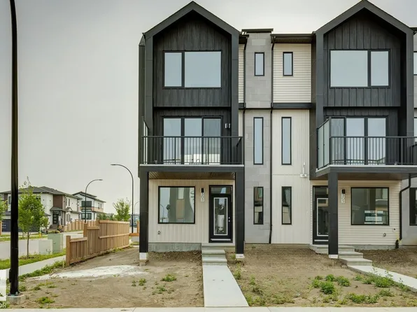 303 32nd St NW, Edmonton, AB T6T 0V2