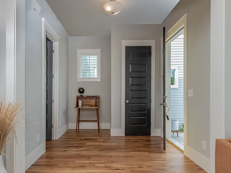 1318 Excelsior Grand Ave — Photo 3