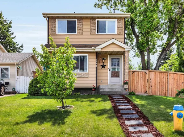 4551 33a Ave NW, Edmonton, AB T6L 4X2
