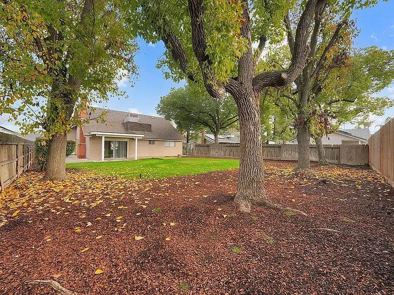 2297 N Polk St — Photo 34