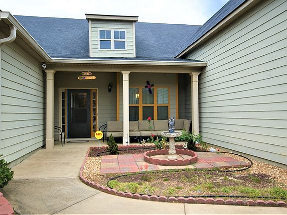 2nd image of 10 Isaac Dr