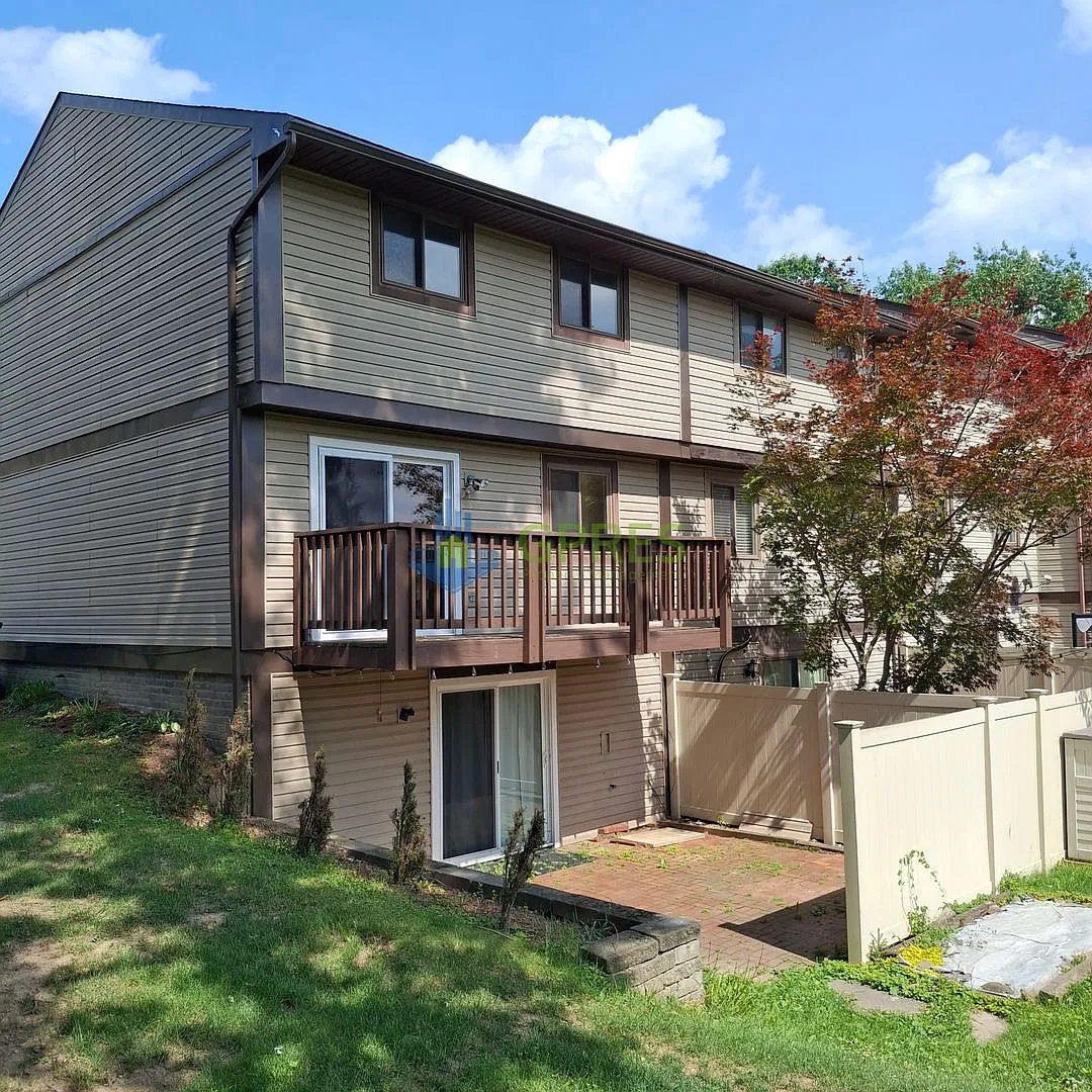 3-bedroom townhouse in Plum borough — Photo 2