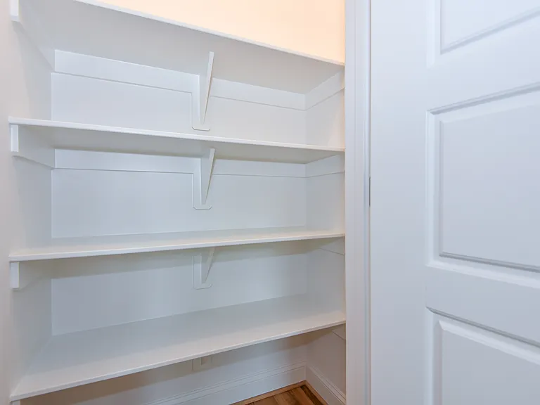 1739 Crest Rd — Photo 5