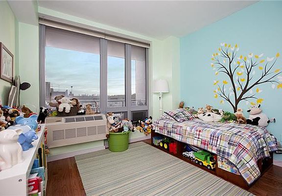 5th image of 5-49 Borden Ave #M2