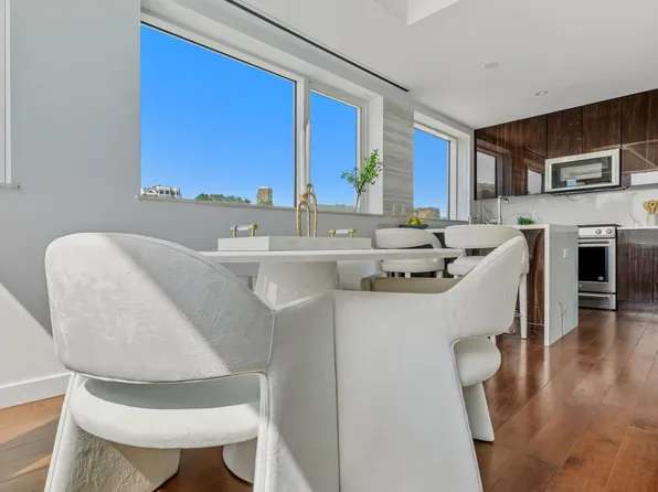 800 Avenue At Port Imperial image 4 of 41