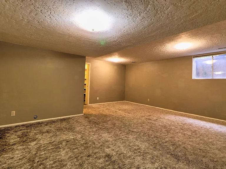2734 N Edgewood Dr — Photo 15