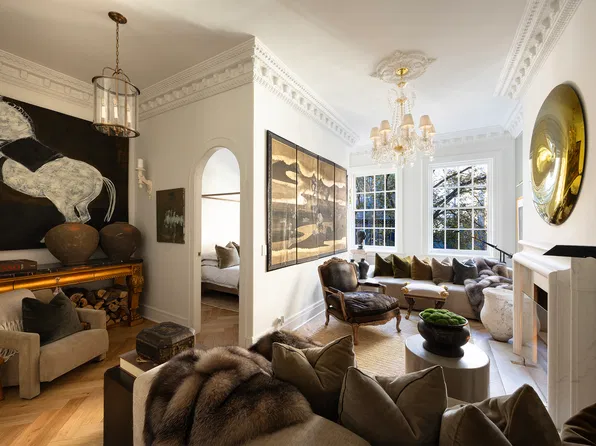 44 East 65th Street image 1 of 7