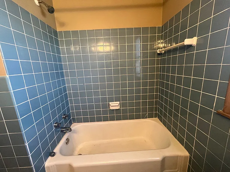 701 East 3rd St — Photo 22