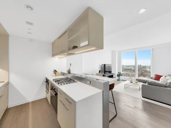 252 South Street image 3 of 28