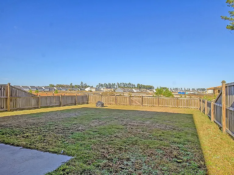 838 Redbud Ln — Photo 23