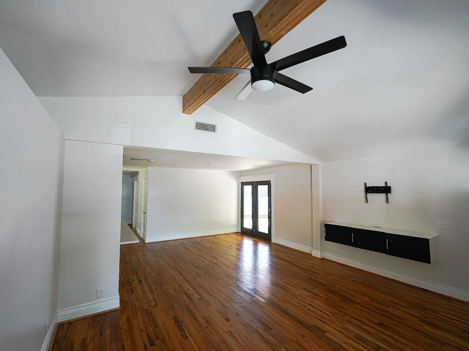 2 bed, 1500 sqft, $3,495 — Photo 3