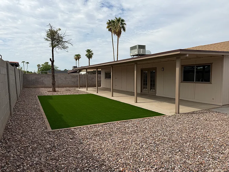 10021 N 47th Dr — Photo 2