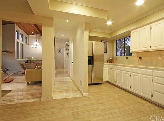 4th image of 30095 Cartier Dr