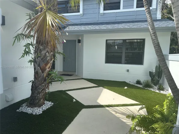 9871 NW 52nd Ln, Doral, FL 33178