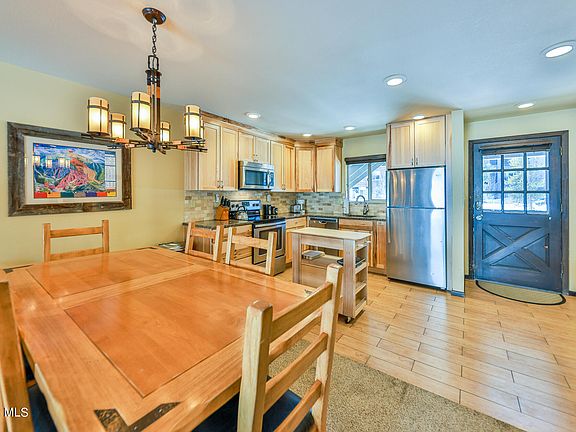 5th image of 159 HI COUNTRY Drive #9