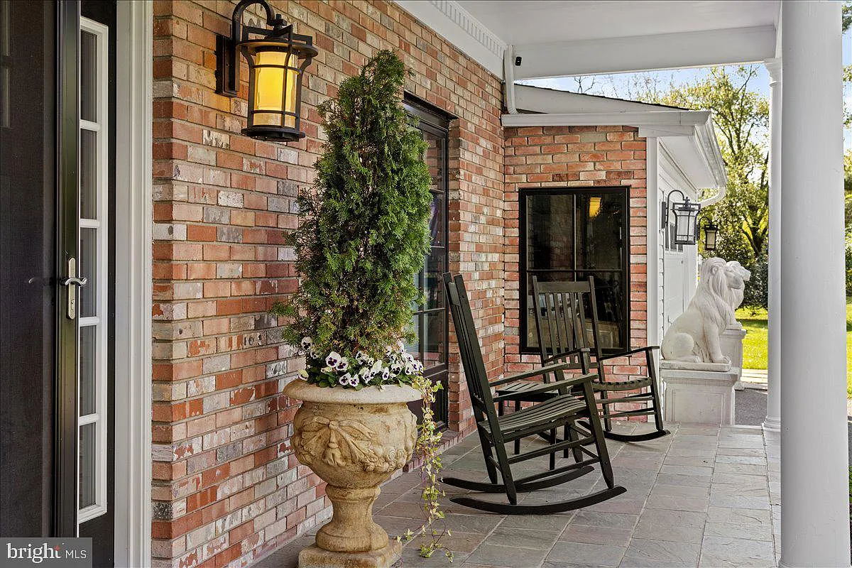 6 Larkspur Ln photo 1