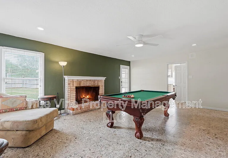 2423 W Gramercy Pl — Photo 9