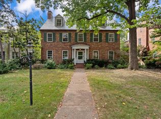 55 Ridgemoor Dr, Saint Louis, MO 63105