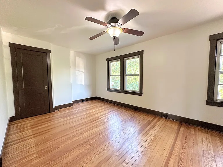 7104 Schoyer Ave — Photo 15