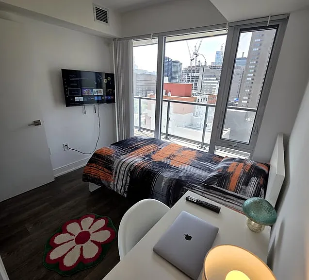 89 McGill St #1111B — Photo 3