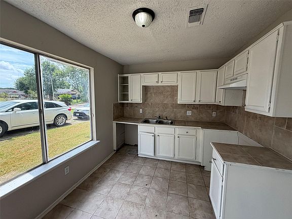 4th image of 3018 Rockrill Dr