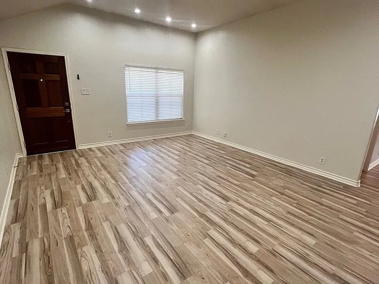 10547 Weser Ln — Photo 5