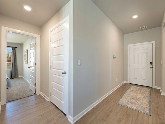 3rd image of 10233 NW 28th St