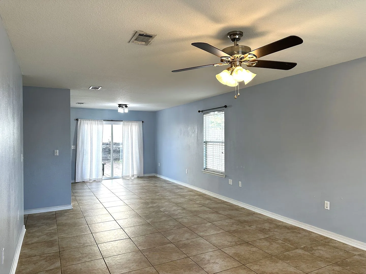 4 Bedrooms and a Bonus Room — Photo 3