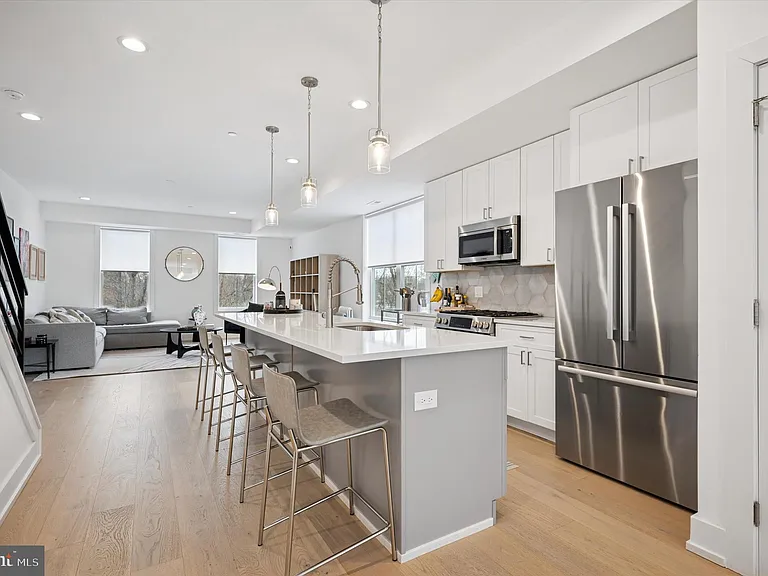 6715 Cinnaminson Ct — Photo 17