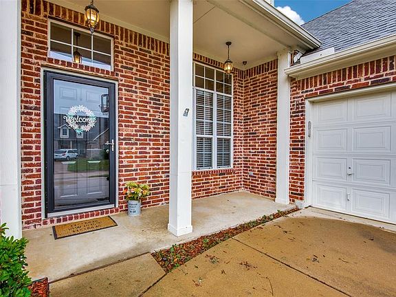 3rd image of 504 Mattie Ln