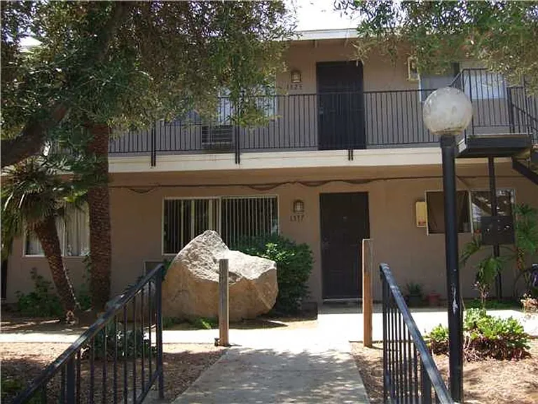 1315-1325 S Maple St — Photo 14