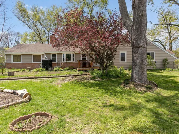 53025 Ridgewood Dr, South Bend, IN 46637