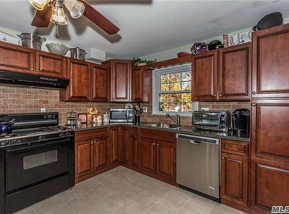 2nd image of 43 Villanova Ln