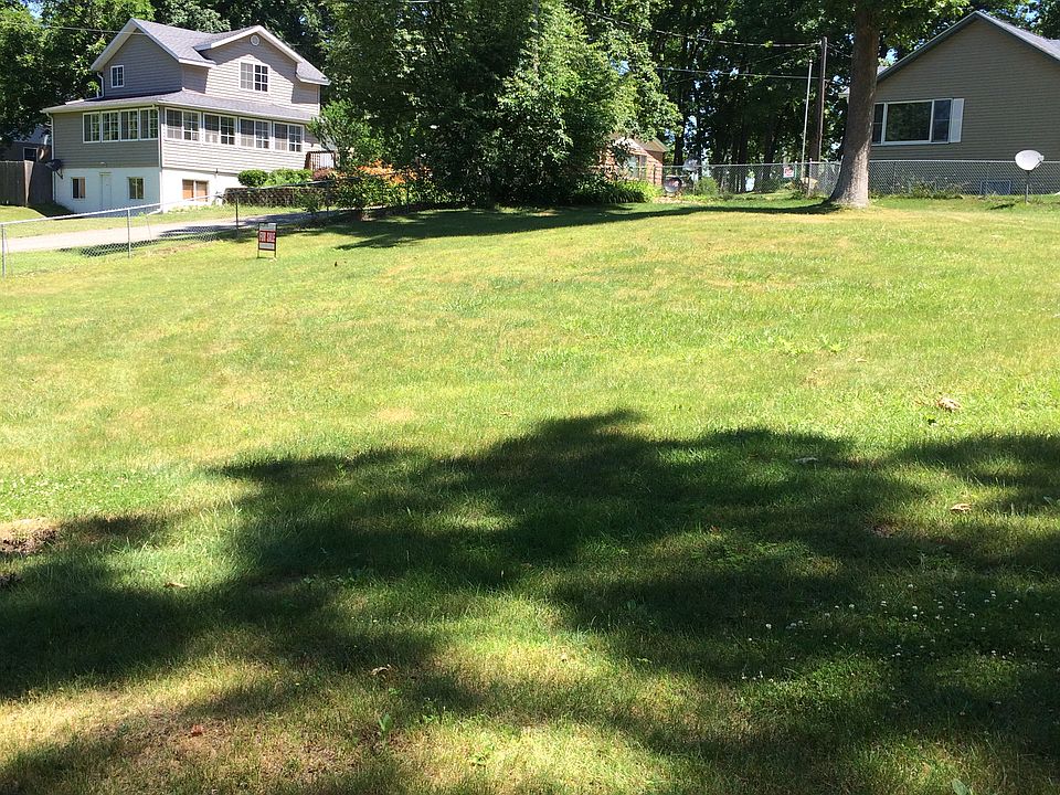 2nd image of Parkwood Ct