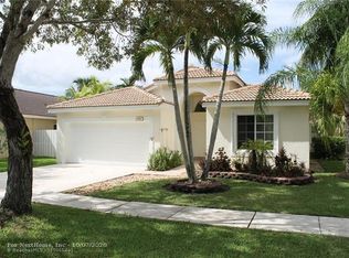882 SW 176th Ave, Pembroke Pines, FL 33029